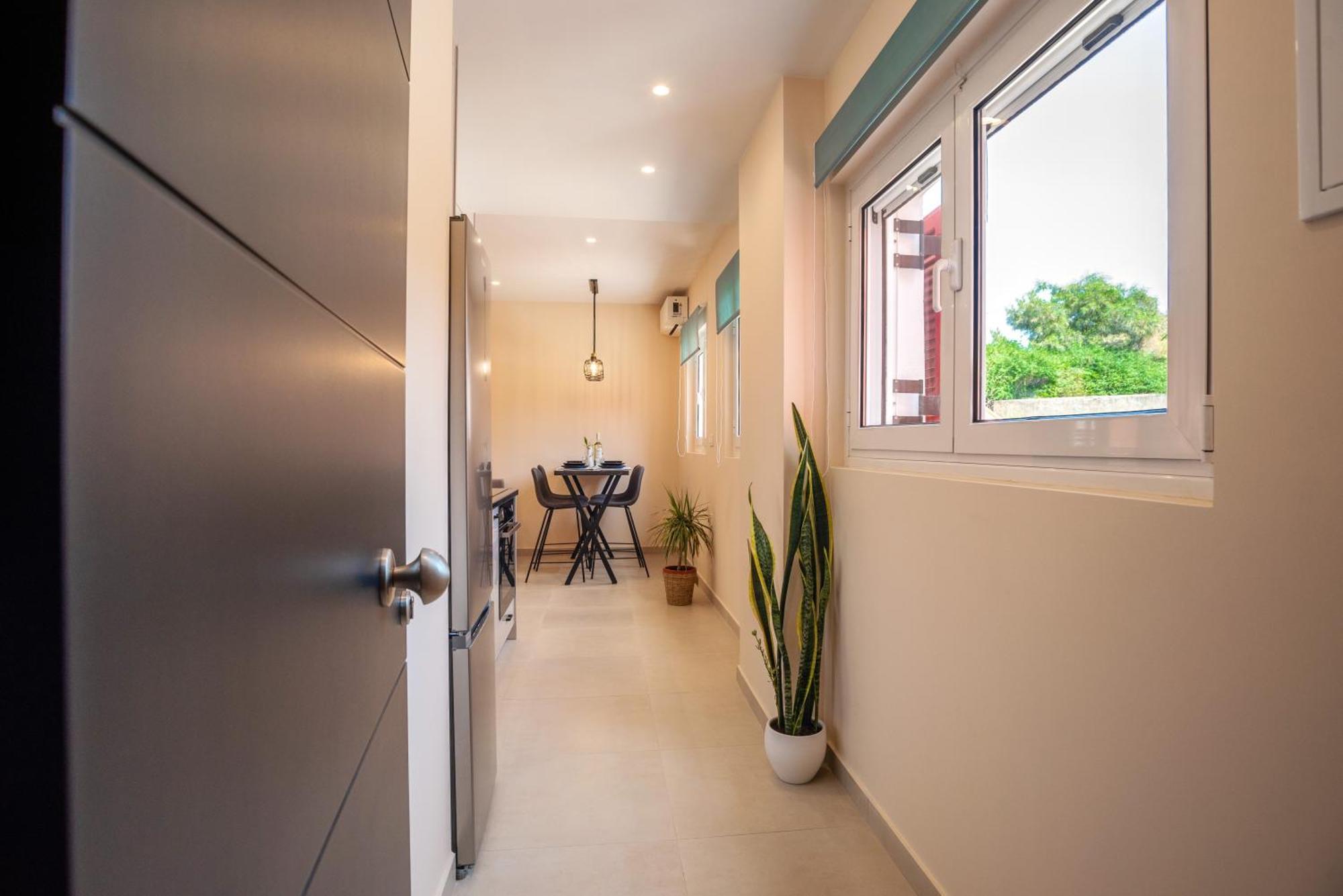Kogevinas Hill Luxurious Alepou