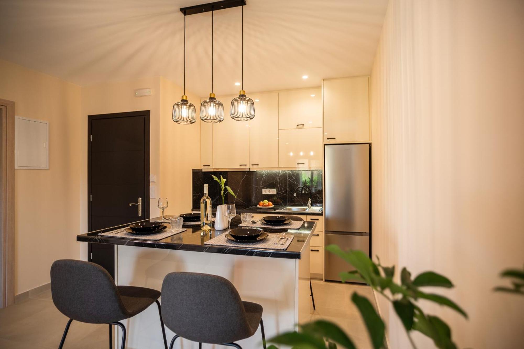 Kogevinas Hill Luxurious Alepou