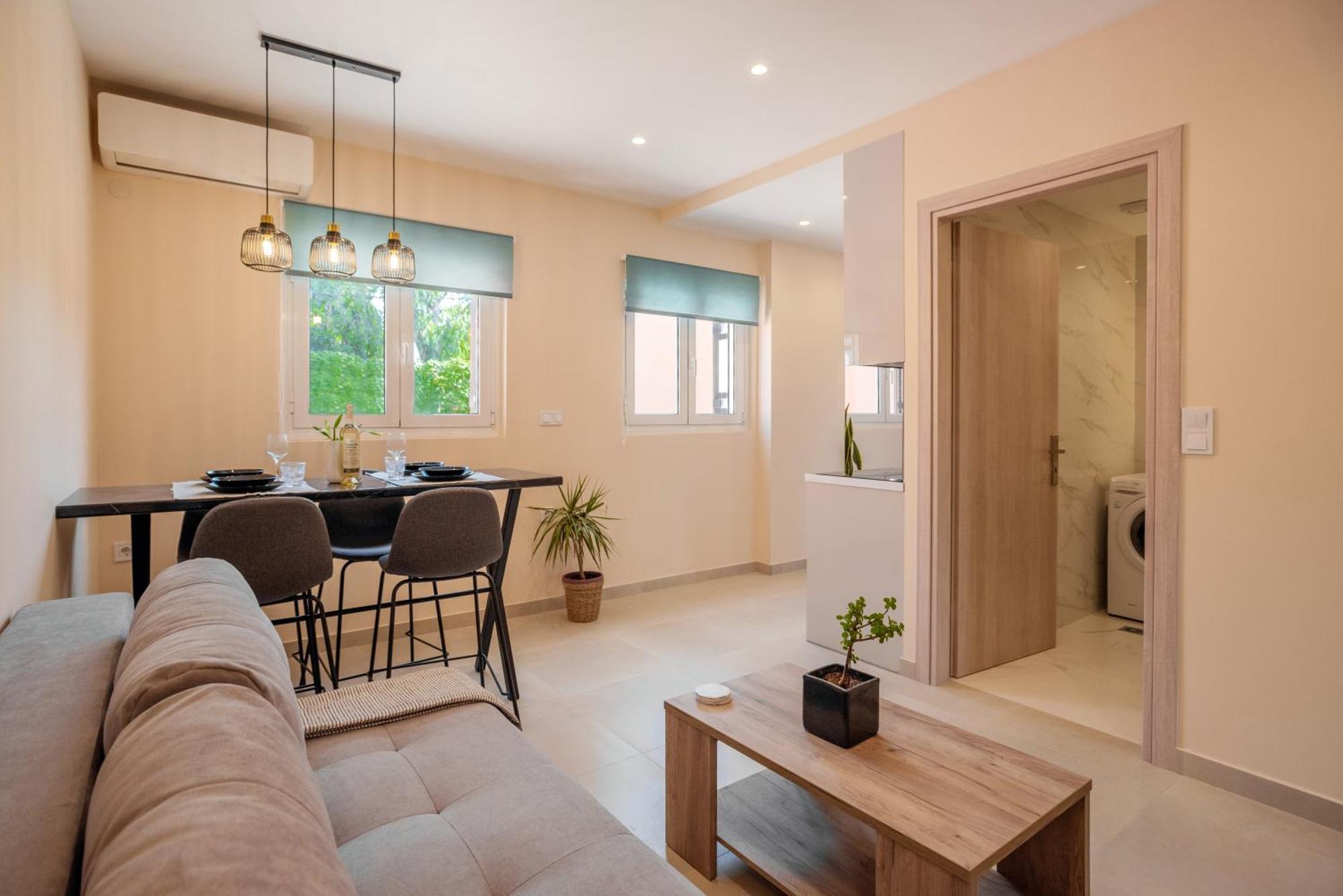 Kogevinas Hill Luxurious Apartment Alepou