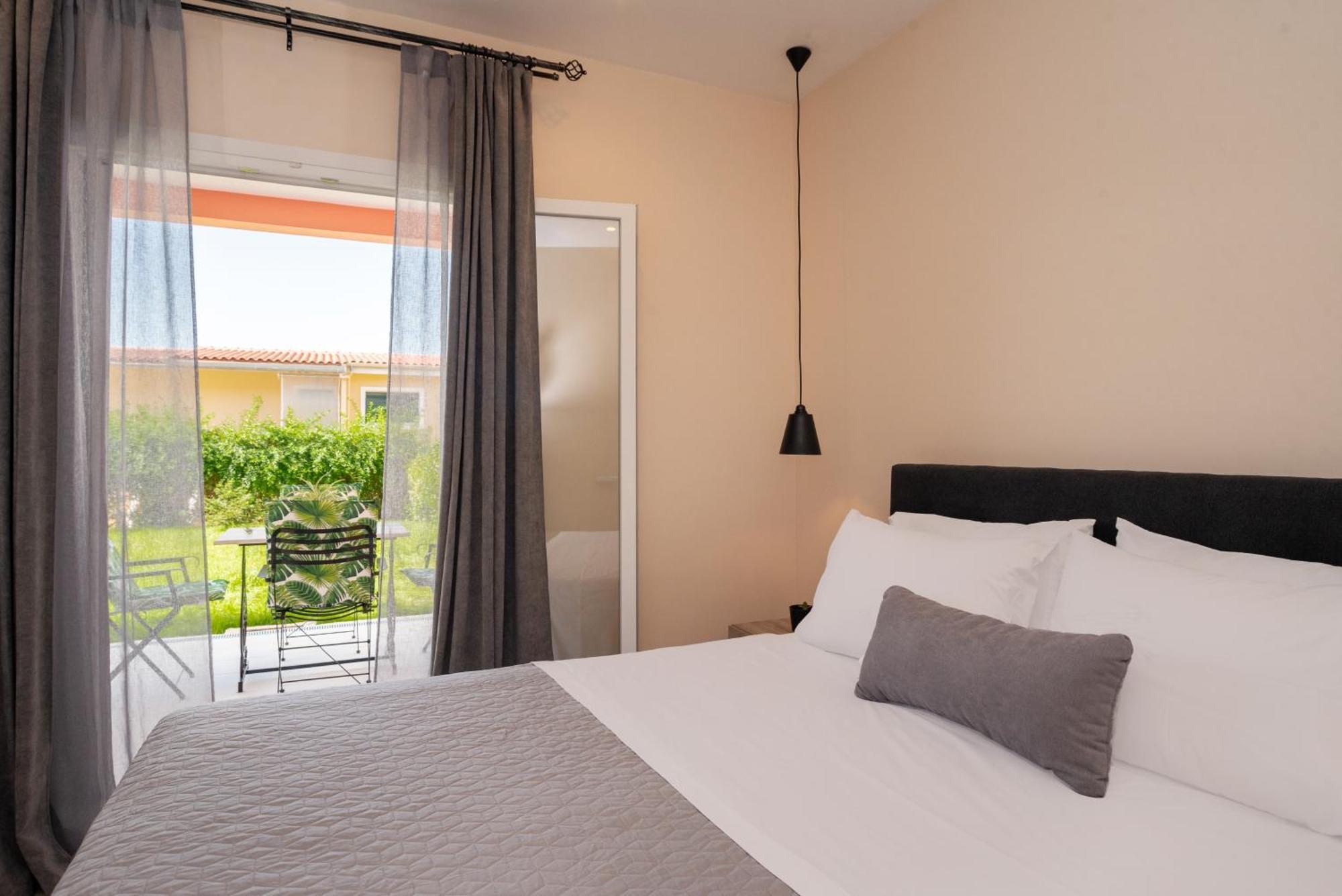 Apartment Kogevinas Hill Luxurious Alepou