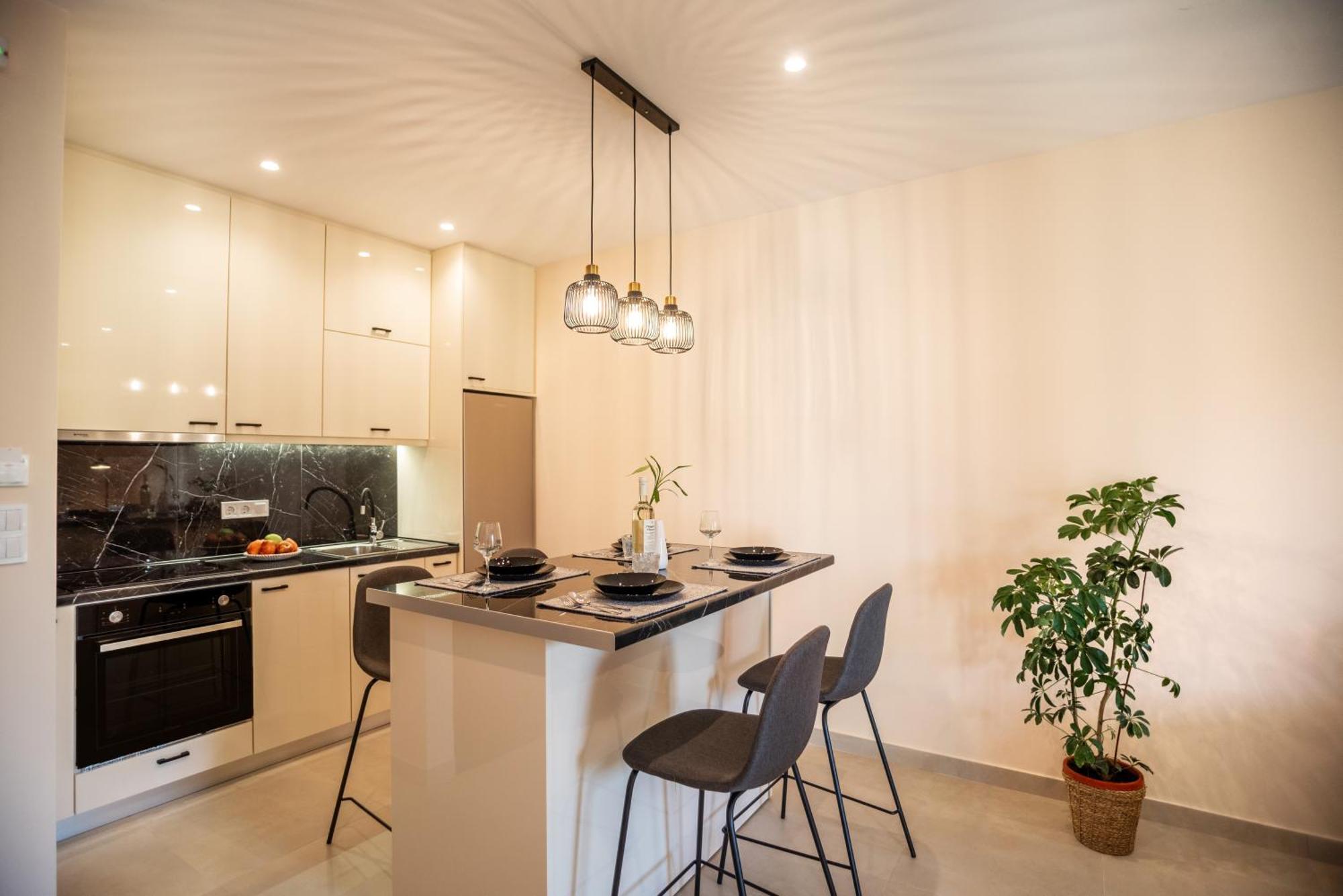 Kogevinas Hill Luxurious